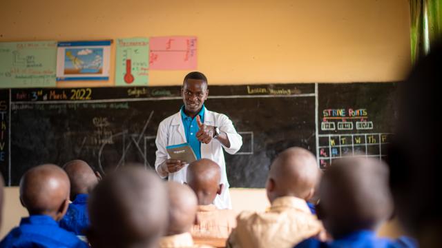 التعليم بوصفه استثمارًا سياديًا: ماذا نتعلم من رواندا؟