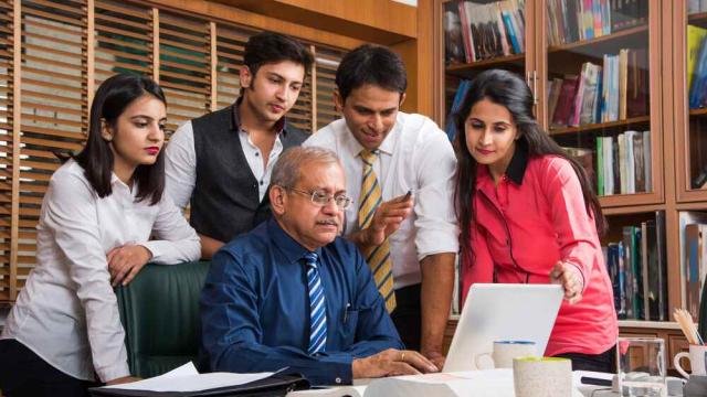 الإرشاد المهني في المدينة الرقمية: دروس من بنغالور إلى القطاع غير الربحي في السعودية