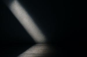 بين الضغط والاستدامة: إدارة تقييم الأداء في المنظمات غير الربحية خلال الأوقات الصعبة